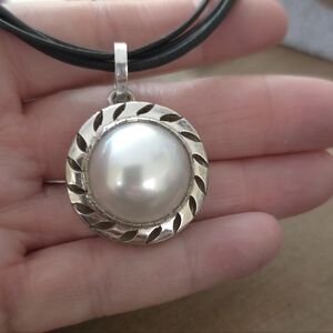 VINTAGE STERLING SILVER 925 MABE PEARL PENDANT ON AN ADJUSTABLE CABLE NECKLACE
